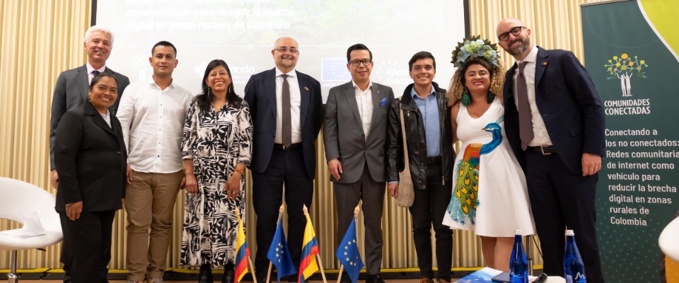 marco de la conmemoración del Día de Europa, el Ministerio TIC, enFoto de la alianza con la Unión Europea y Colnodo, en la presentación del proyecto “Conectando a los no conectados” marco de la conmemoración del Día de Europa, el Ministerio TIC, enFoto de la alianza con la Unión Europea y Colnodo, en la presentación del proyecto “Conectando a los no conectados”