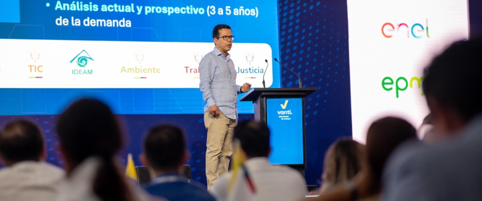 Foto de presentaador invitado en el evento