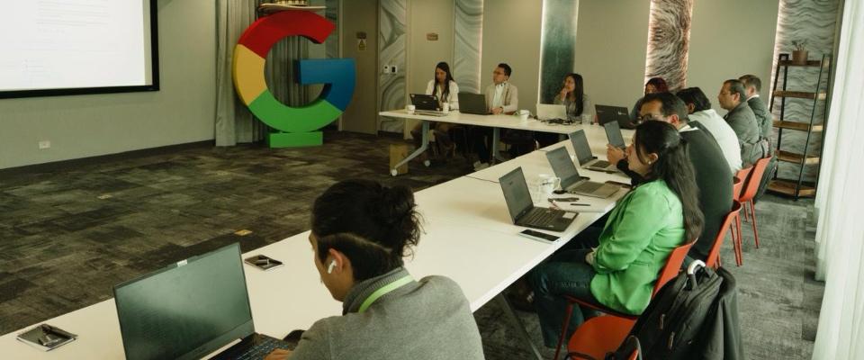 Foto de la reunion entre el Ministerio TIC y Google