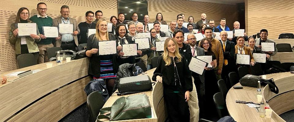 Foto de Líderes TIC en la capacitación de Inteligencia Artificial