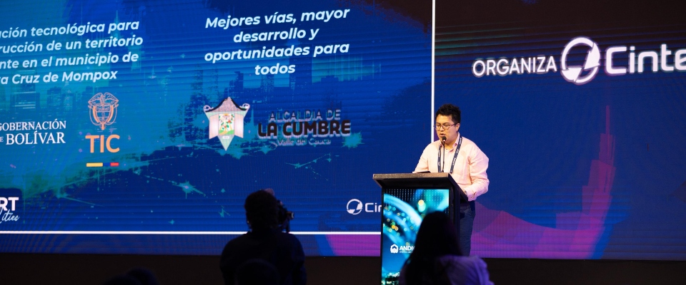 Foto de presentación en el evento